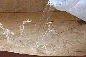 瓮安漏水维修 免砸砖防水材料该如何施工